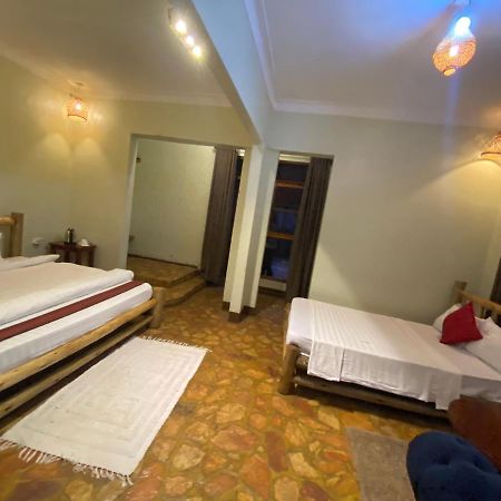 Afro Smile Hotel & Guest House - จินจา ภายนอก รูปภาพ