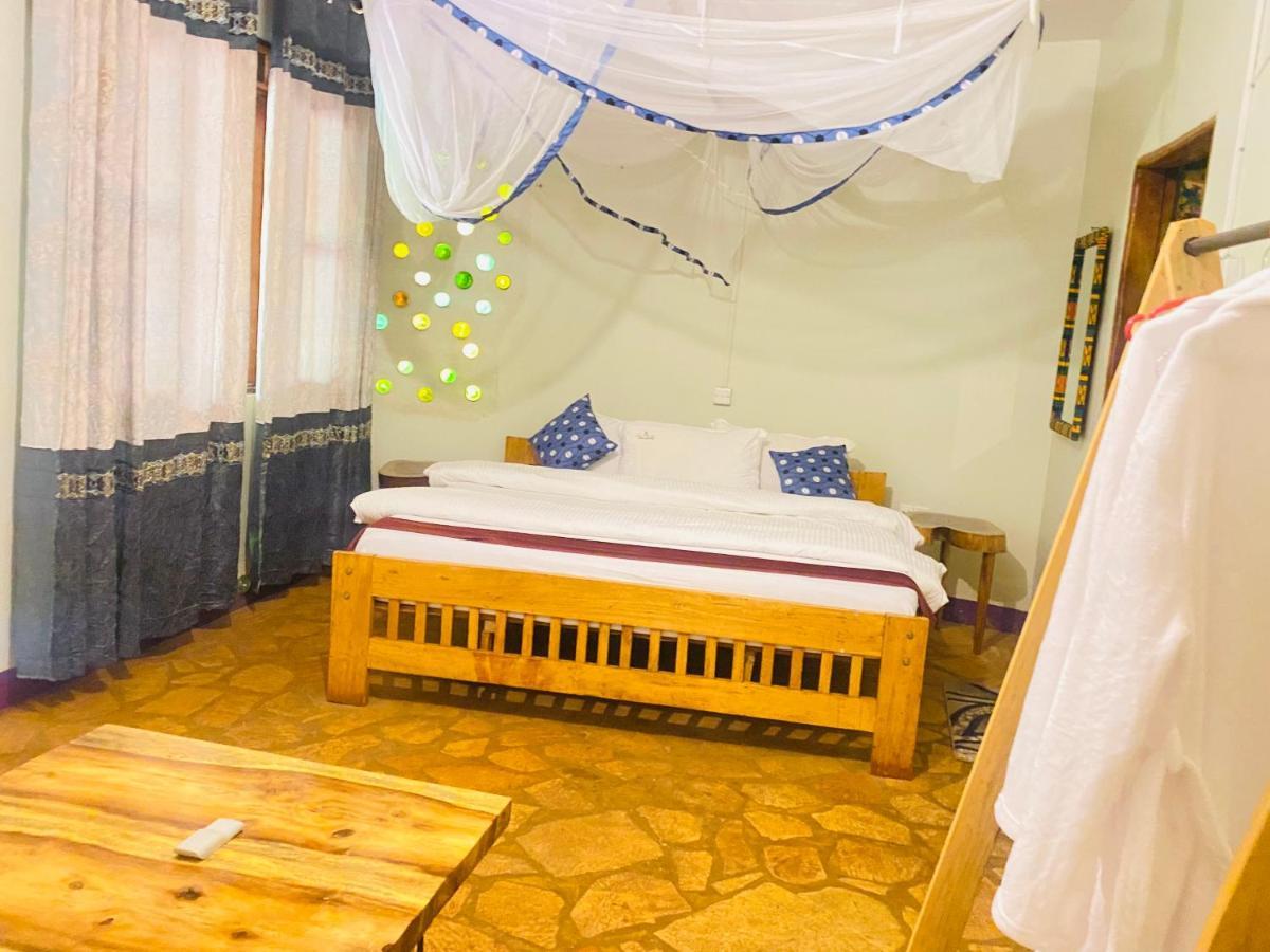 Afro Smile Hotel & Guest House - จินจา ภายนอก รูปภาพ