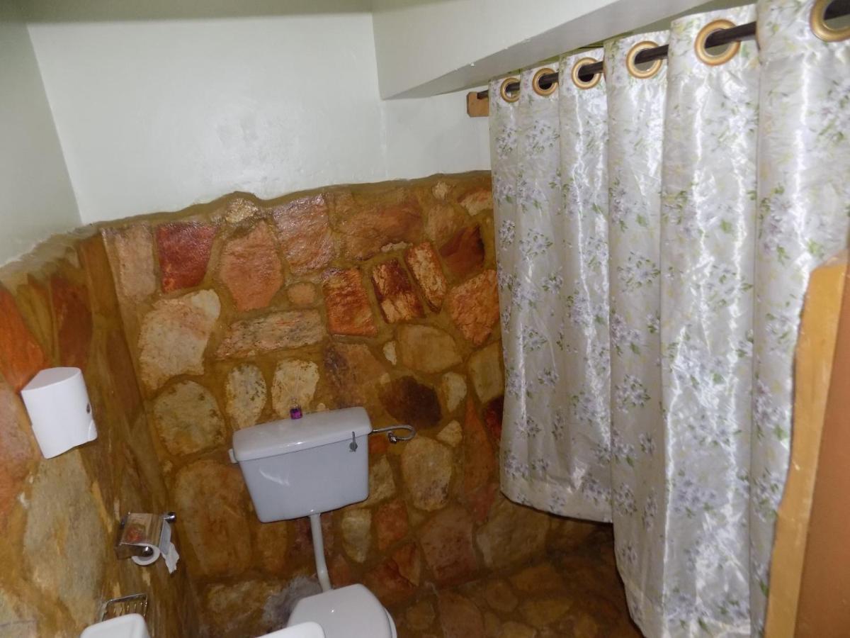 Afro Smile Hotel & Guest House - จินจา ภายนอก รูปภาพ