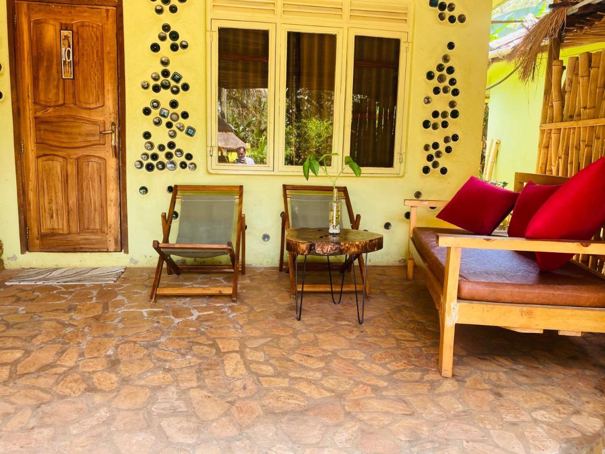 Afro Smile Hotel & Guest House - จินจา ภายนอก รูปภาพ