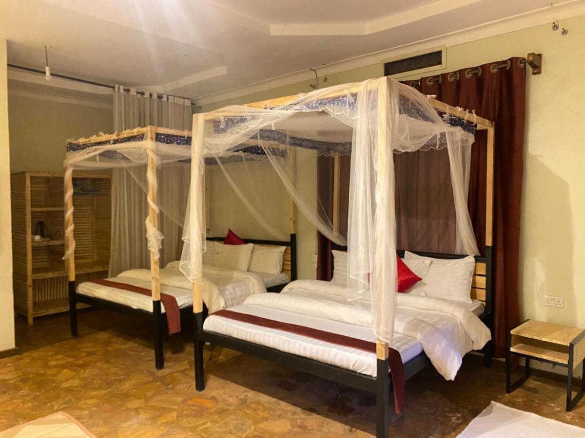 Afro Smile Hotel & Guest House - จินจา ภายนอก รูปภาพ