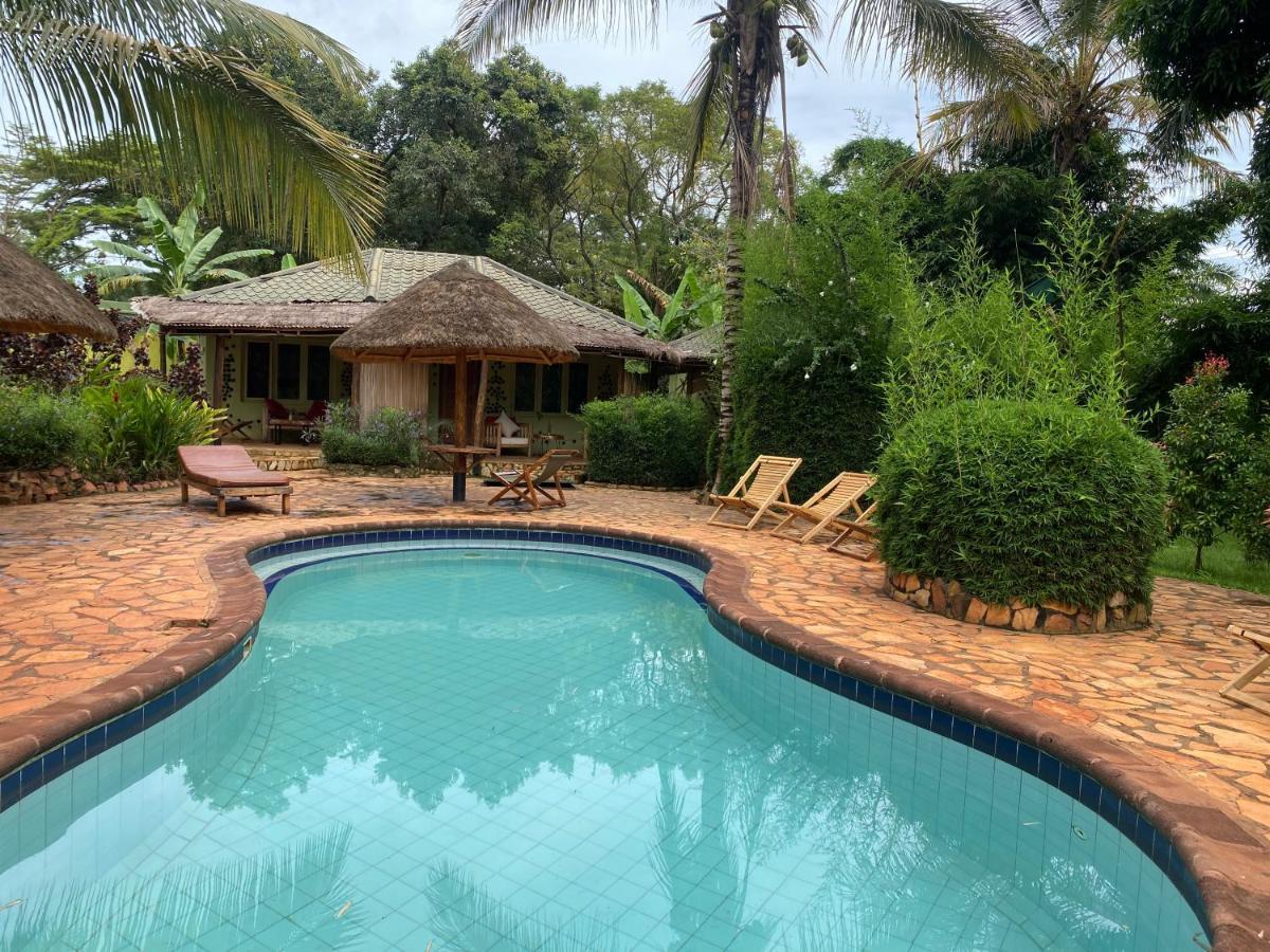 Afro Smile Hotel & Guest House - จินจา ภายนอก รูปภาพ