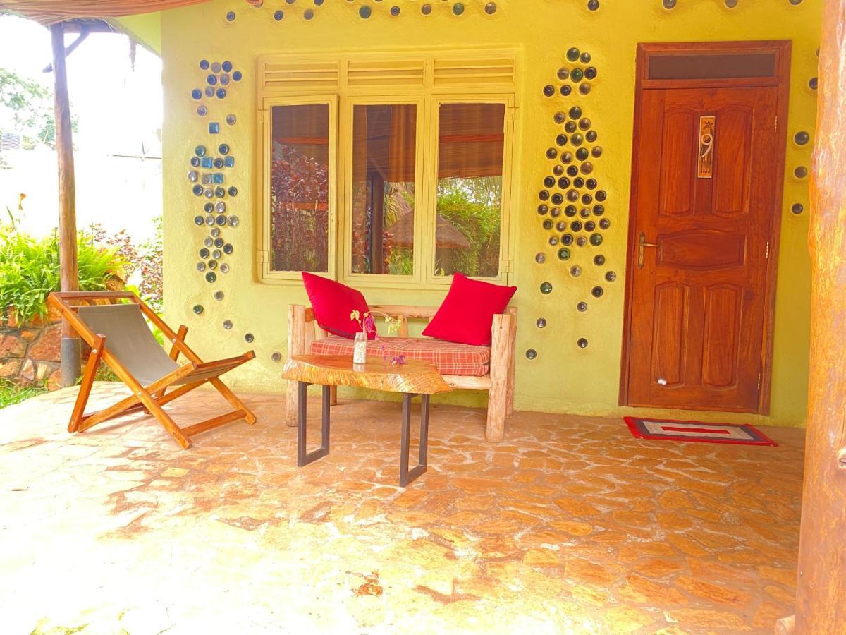 Afro Smile Hotel & Guest House - จินจา ภายนอก รูปภาพ
