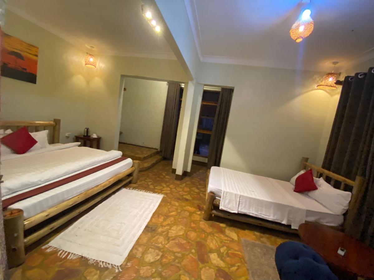 Afro Smile Hotel & Guest House - จินจา ภายนอก รูปภาพ